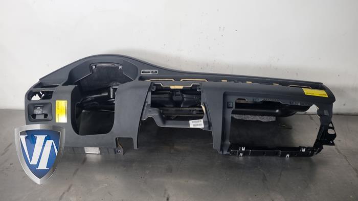 Używane Panel Volvo V70 (BW) 2.4 D5 20V 205 Cena na żądanie oferowane przez Vollux Carparts B.V.