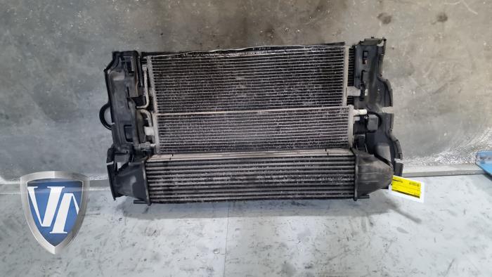 Usagé Radiateur Volvo V60 I (FW/GW) 2.4 D6 20V Plug-in Hybrid AWD Prix sur demande proposé par Vollux Carparts B.V.