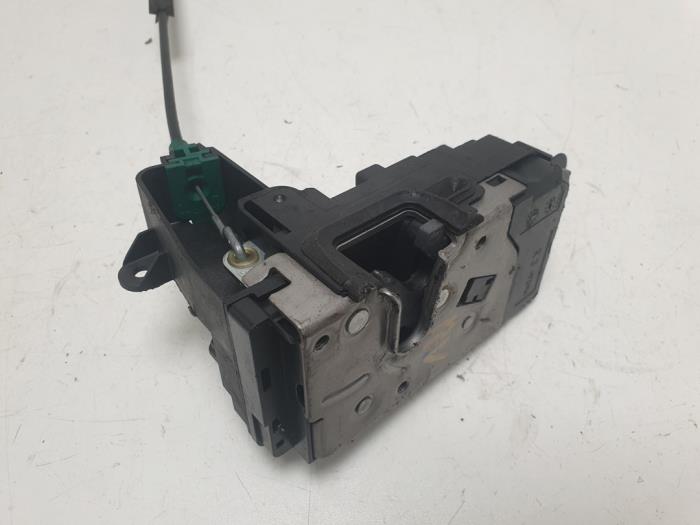 Front door lock mechanism 4-door, right Opel Zafira 1.9 CDTI 16V ...