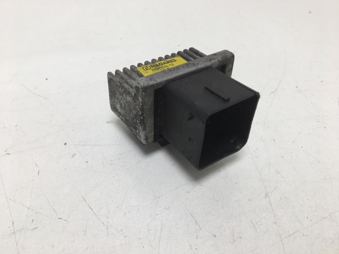 Glow plug relay Dacia Duster 8200859243