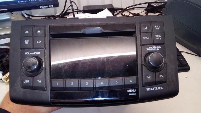 Radio van een Suzuki Swift (ZA/ZC/ZD) 1.2 16V 2011