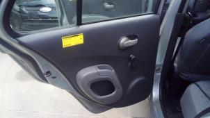 Używane Tapicerka drzwi lewych tylnych wersja 4-drzwiowa Nissan Micra (K12) 1.2 16V Cena € 29,99 Procedura marży oferowane przez Autodemontage Smeets Janssen