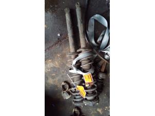 Used Rear shock absorber rod, right Renault Clio II (BB/CB) 1.6 16V Price € 9,99 Margin scheme offered by Autodemontage Smeets Janssen