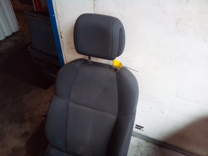 Seat, right from a Peugeot 508 (8D) 1.6 THP 16V 2013