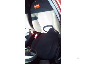 Used Seat, left Hyundai i20 1.2i 16V Price € 65,00 Margin scheme offered by Autodemontage Smeets Janssen