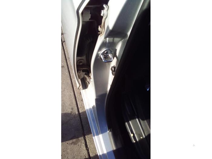 Goma de puerta de 4 puertas derecha delante de un Hyundai i20 1.2i 16V 2012