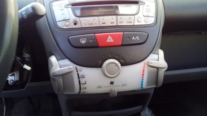 Panel sterowania klimatyzacji z Toyota Aygo (B10) 1.0 12V VVT-i 2008