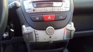 Usados Panel de control de aire acondicionado Toyota Aygo (B10) 1.0 12V VVT-i Precio € 44,99 Norma de margen ofrecido por Autodemontage Smeets Janssen