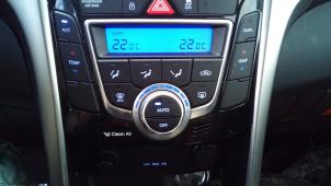 Used Air conditioning control panel Hyundai i30 (GDHB5) 1.6 GDI Blue 16V Price € 79,99 Margin scheme offered by Autodemontage Smeets Janssen
