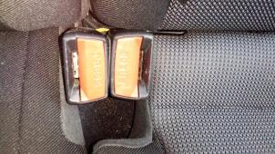 Used Rear seatbelt buckle, left Hyundai i30 (GDHB5) 1.6 GDI Blue 16V Price € 25,00 Margin scheme offered by Autodemontage Smeets Janssen