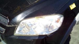 Used Headlight, left Chevrolet Captiva (C100) 3.2 V6 24V 4x4 Price € 174,99 Margin scheme offered by Autodemontage Smeets Janssen