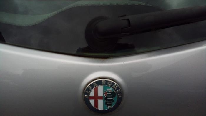 Tylna klapa z Alfa Romeo 147 (937) 1.6 HP Twin Spark 16V 2008
