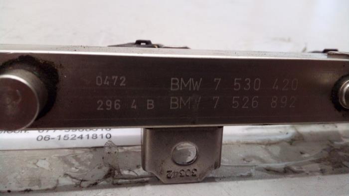 Inyector (inyección de gasolina) de un BMW 1 serie (E81) 118d 16V 2007