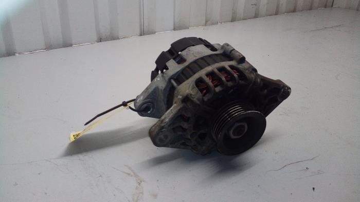 Begagnade Dynamo Hyundai i20 1.2i 16V Pris € 25,00 Marginaltabell erbjuds av Autodemontage Tegelen