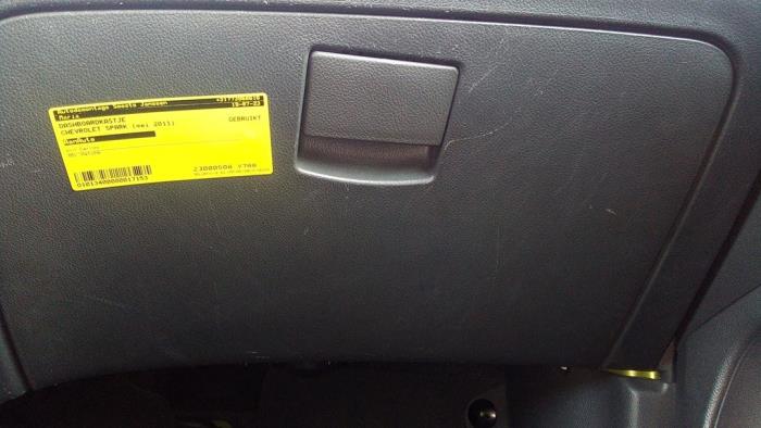 Boîte à gants d'un Chevrolet Spark (M300) 1.0 16V Bifuel 2011