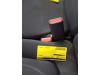 Lengüeta de cinturón de seguridad izquierda detrás de un Chevrolet Spark (M300), 2010 / 2015 1.0 16V Bifuel, Hatchback, 995cc, 48kW (65pk), FWD, LMT, 2010-07 / 2015-12 2011