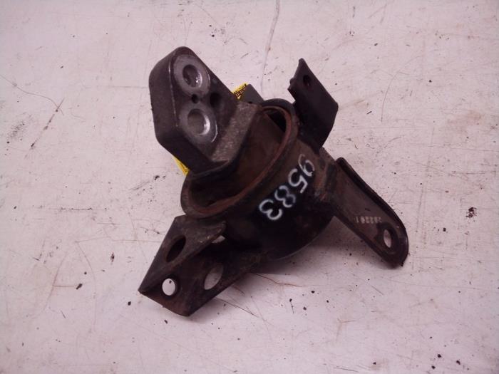 Used Engine mount Chevrolet Spark (M300) 1.0 16V Bifuel Price € 19,99 Margin scheme offered by Autodemontage Tegelen