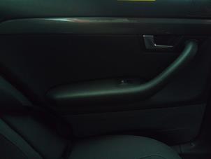 Usagé Revêtement portière haut 4portes arrière gauche Seat Exeo ST (3R5) 2.0 TDI 16V Prix € 39,99 Règlement à la marge proposé par Autodemontage Smeets Janssen