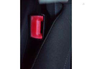 Usados Lengüeta cinturón de seguridad izquierda delante Seat Exeo ST (3R5) 2.0 TDI 16V Precio € 24,99 Norma de margen ofrecido por Autodemontage Smeets Janssen