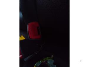 Used Rear seatbelt buckle, left Toyota Prius (NHW20) 1.5 16V Price € 14,99 Margin scheme offered by Autodemontage Smeets Janssen