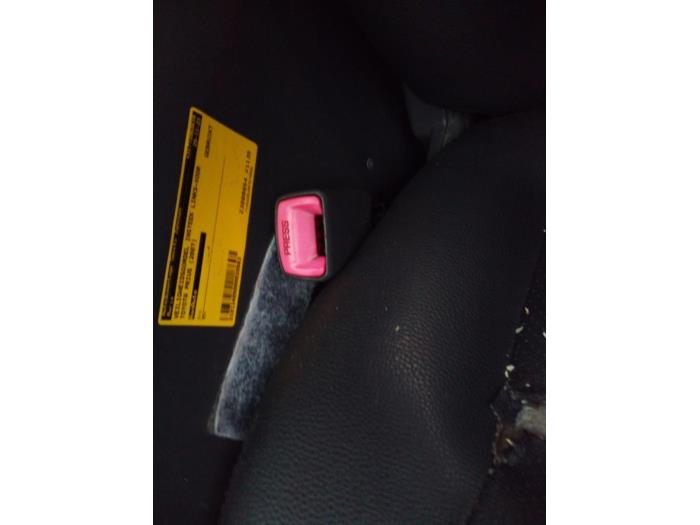 Front seatbelt buckle, left from a Toyota Prius (NHW20) 1.5 16V 2007