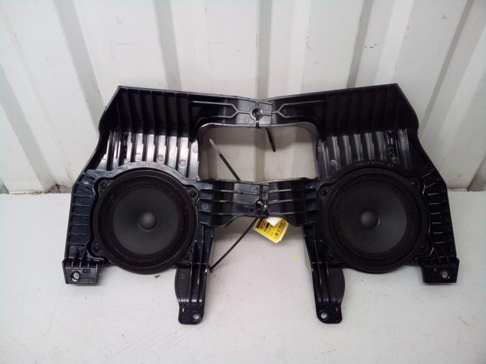 Używane Subwoofer Kia Pro cee'd (JDB3) 1.6 GT 16V Cena € 99,98 Procedura marży oferowane przez Autodemontage Tegelen