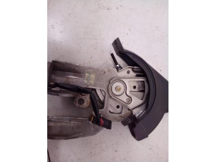 Parking brake lever from a Suzuki SX4 (EY/GY) 1.6 16V VVT Grip 4x4 2007