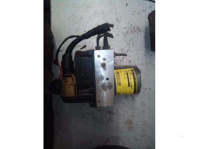 Begagnade ABS-pump Jaguar X-type 2.1 V6 24V Pris € 59,98 Marginaltabell erbjuds av Autodemontage Tegelen