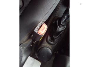 Used Front seatbelt buckle, left Chevrolet Spark (M300) 1.0 16V Bifuel Price € 29,99 Margin scheme offered by Autodemontage Smeets Janssen