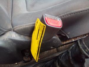 Usados Lengüeta cinturón de seguridad izquierda delante Chevrolet Spark (M300) 1.0 16V Bifuel Precio € 19,99 Norma de margen ofrecido por Autodemontage Smeets Janssen