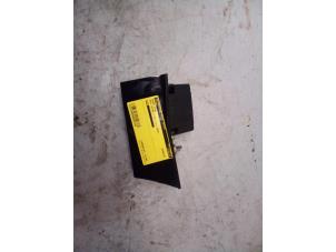 Begagnade Askkopp, fram Opel Astra H (L48) 1.9 CDTi 16V Pris € 24,98 Marginaltabell erbjuds av Autodemontage Tegelen