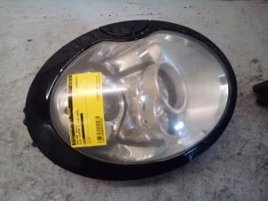 Used Headlight, right Mini Mini Cooper S (R53) 1.6 16V Price € 169,99 Margin scheme offered by Autodemontage Smeets Janssen