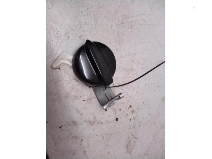 Begagnade Tanklock Mini Mini Cooper S (R53) 1.6 16V Pris € 9,99 Marginaltabell erbjuds av Autodemontage Tegelen