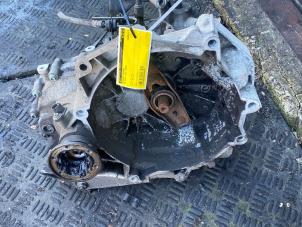 Getriebe van een Volkswagen Polo IV (9N1/2/3) 1.4 16V 75 2004