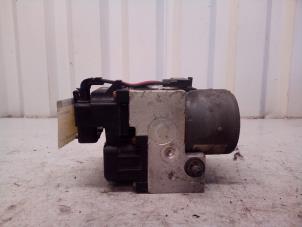 Usados Bomba ABS Subaru Forester (SF) 2.0 16V Precio € 39,99 Norma de margen ofrecido por Autodemontage Tegelen