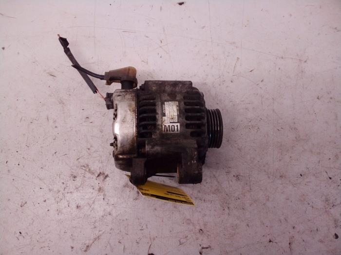 Begagnade Dynamo Daihatsu Terios (J1) 1.3 16V DVVT 4x2 Pris € 29,98 Marginaltabell erbjuds av Autodemontage Tegelen