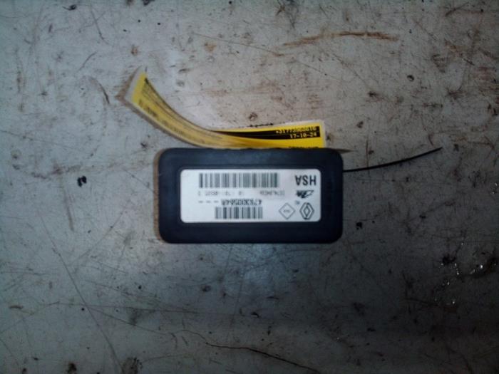 Usagé Ordinateur ESP Renault Megane III Grandtour (KZ) 1.2 16V TCE 115 Prix € 19,99 Règlement à la marge proposé par Autodemontage Tegelen