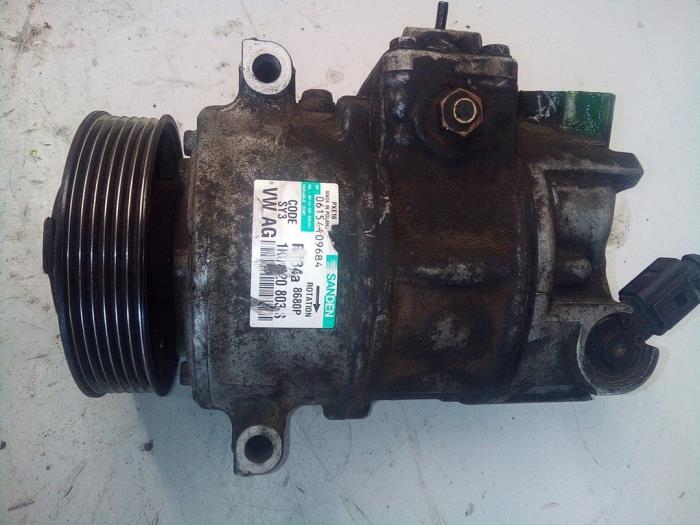 Usagé Pompe clim Volkswagen Passat Prix € 65,00 Règlement à la marge proposé par Autodemontage Tegelen