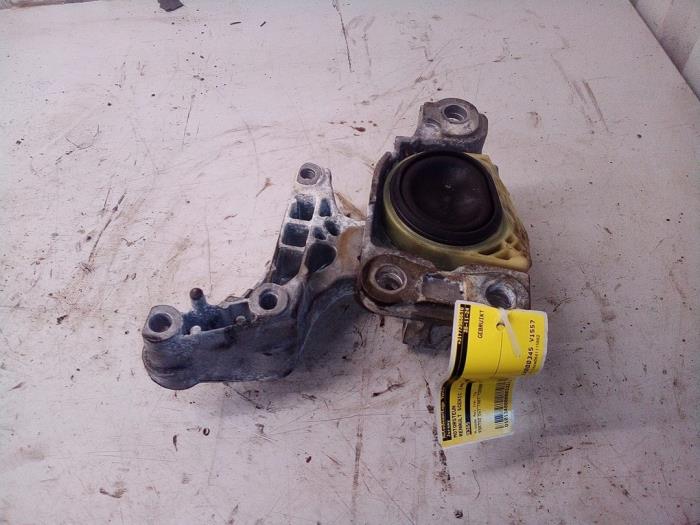 Used Engine mount Renault Scénic II (JM) 1.5 dCi 105 Price € 24,98 Margin scheme offered by Autodemontage Tegelen