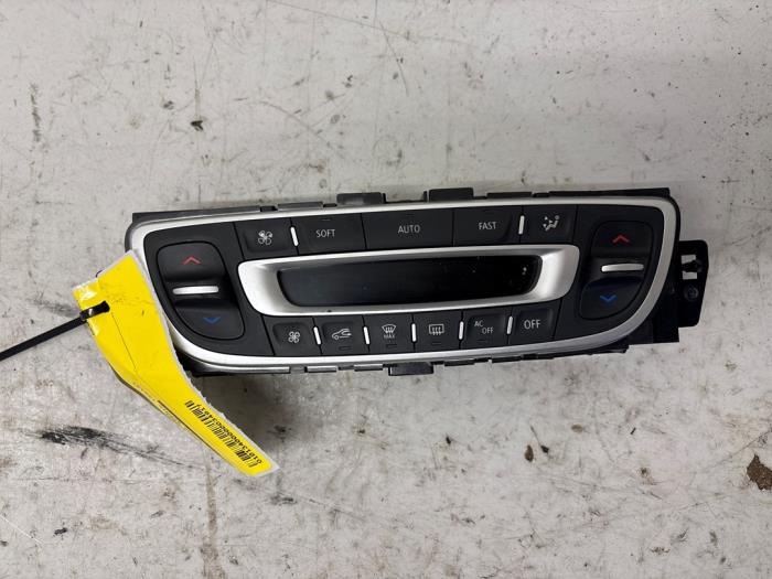 Używane Panel climatronic Renault Grand Scénic III (JZ) Cena € 74,98 Procedura marży oferowane przez Autodemontage Tegelen