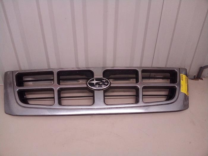 Używane Grill Subaru Forester (SF) 2.0 16V Cena € 99,98 Procedura marży oferowane przez Autodemontage Tegelen