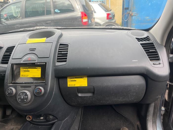 Używane Panel Kia Soul I (AM) 1.6 CVVT 16V Cena € 274,98 Procedura marży oferowane przez Autodemontage Tegelen