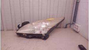 Usados Faro izquierda Peugeot 3008 I (0U/HU) 1.6 16V THP 155 Precio € 129,98 Norma de margen ofrecido por Autodemontage Tegelen