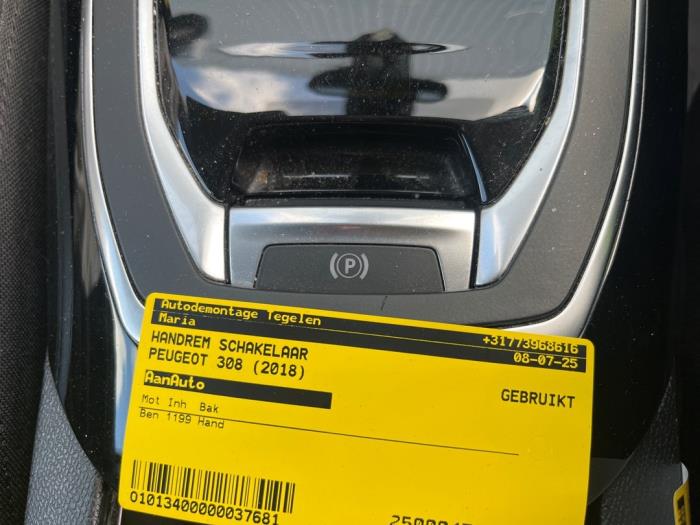 Używane Przelacznik hamulca postojowego Peugeot 308 (L3/L8/LB/LH/LP) 1.2 12V e-THP PureTech 130 Cena € 24,98 Procedura marży oferowane przez Autodemontage Tegelen