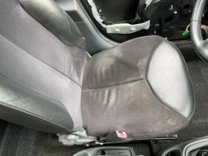 Begagnade Säte, vänster Toyota Aygo (B10) 1.0 12V VVT-i Pris € 74,98 Marginaltabell erbjuds av Autodemontage Tegelen