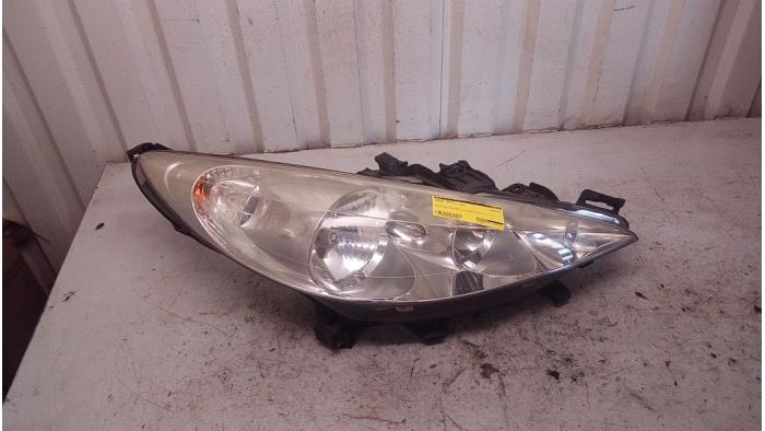 Używane Reflektor prawy Peugeot 207/207+ (WA/WC/WM) 1.6 16V VTi Cena € 42,50 Procedura marży oferowane przez Autodemontage Tegelen