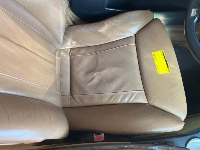 Używane Fotel lewy BMW 7 serie (E65/E66/E67) 735i,Li 3.6 V8 32V Cena € 249,98 Procedura marży oferowane przez Autodemontage Tegelen