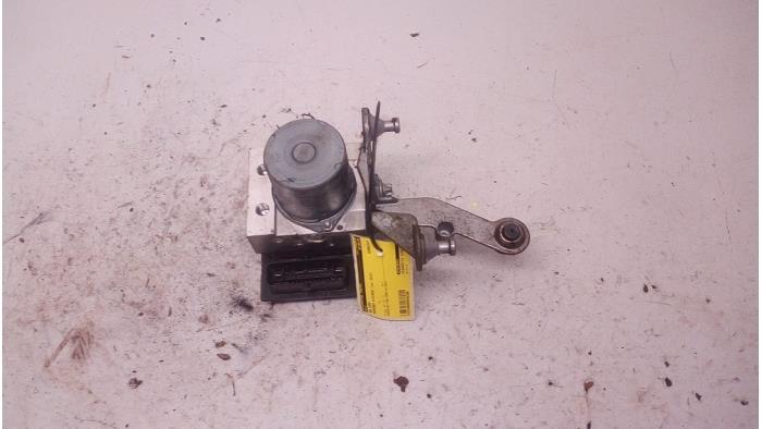 Begagnade ABS-pump Mercedes B (W245) 1.5 B-160 16V Pris € 74,90 Marginaltabell erbjuds av Autodemontage Tegelen