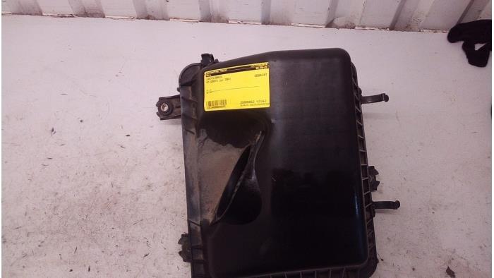 Gebrauchte Luftfiltergehäuse Kia Sorento I (JC) 3.5 V6 24V Preis € 24,98 Margenregelung angeboten von Autodemontage Tegelen