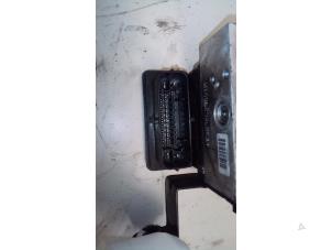 ABS Pumpe van een Volkswagen Tiguan (5N1/2) 2.0 TDI DRF 16V 4Motion 2010